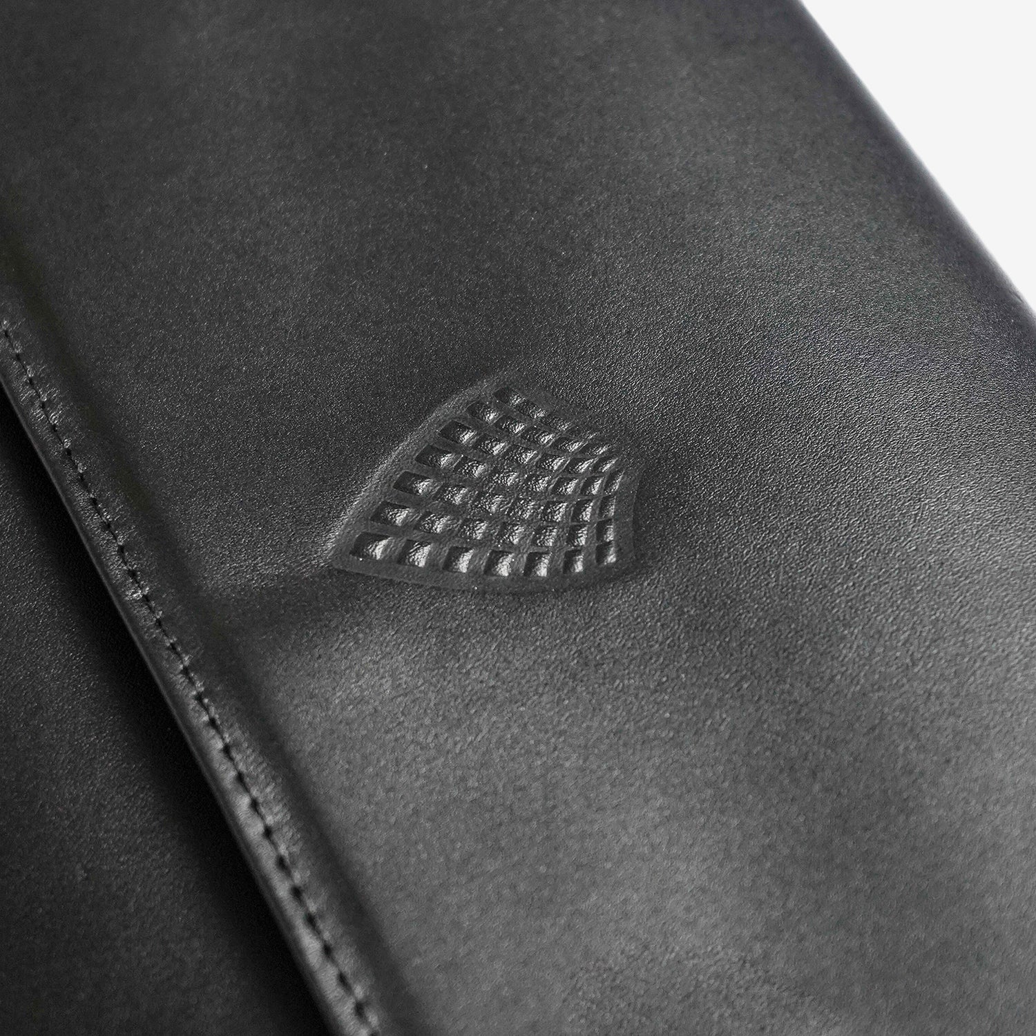 Funda Porta Laptop de Cuero Paris - Macbook Sleeve - Inka Artisan