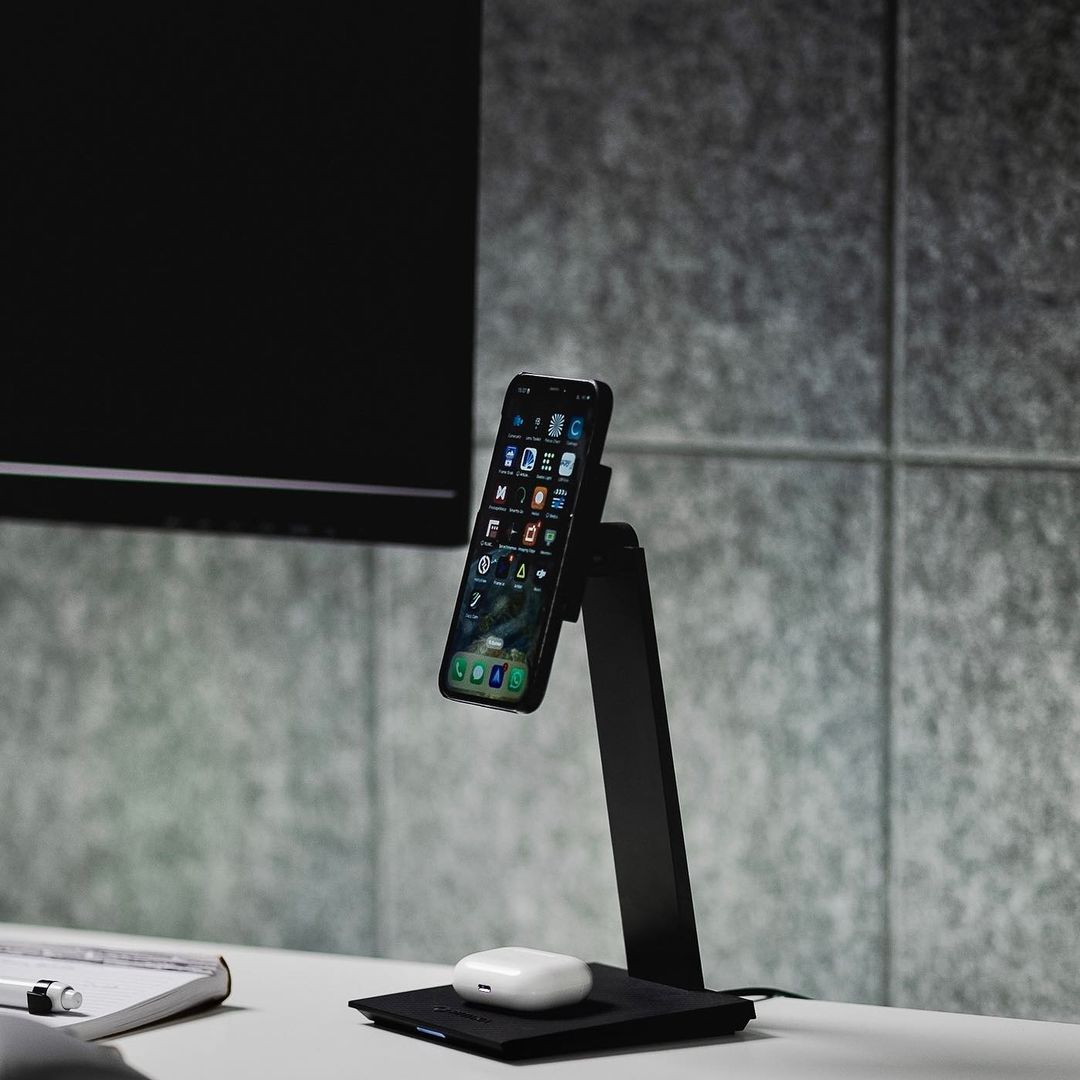 MagEZ Charging Stand 3 en 1 Pitaka - iPad