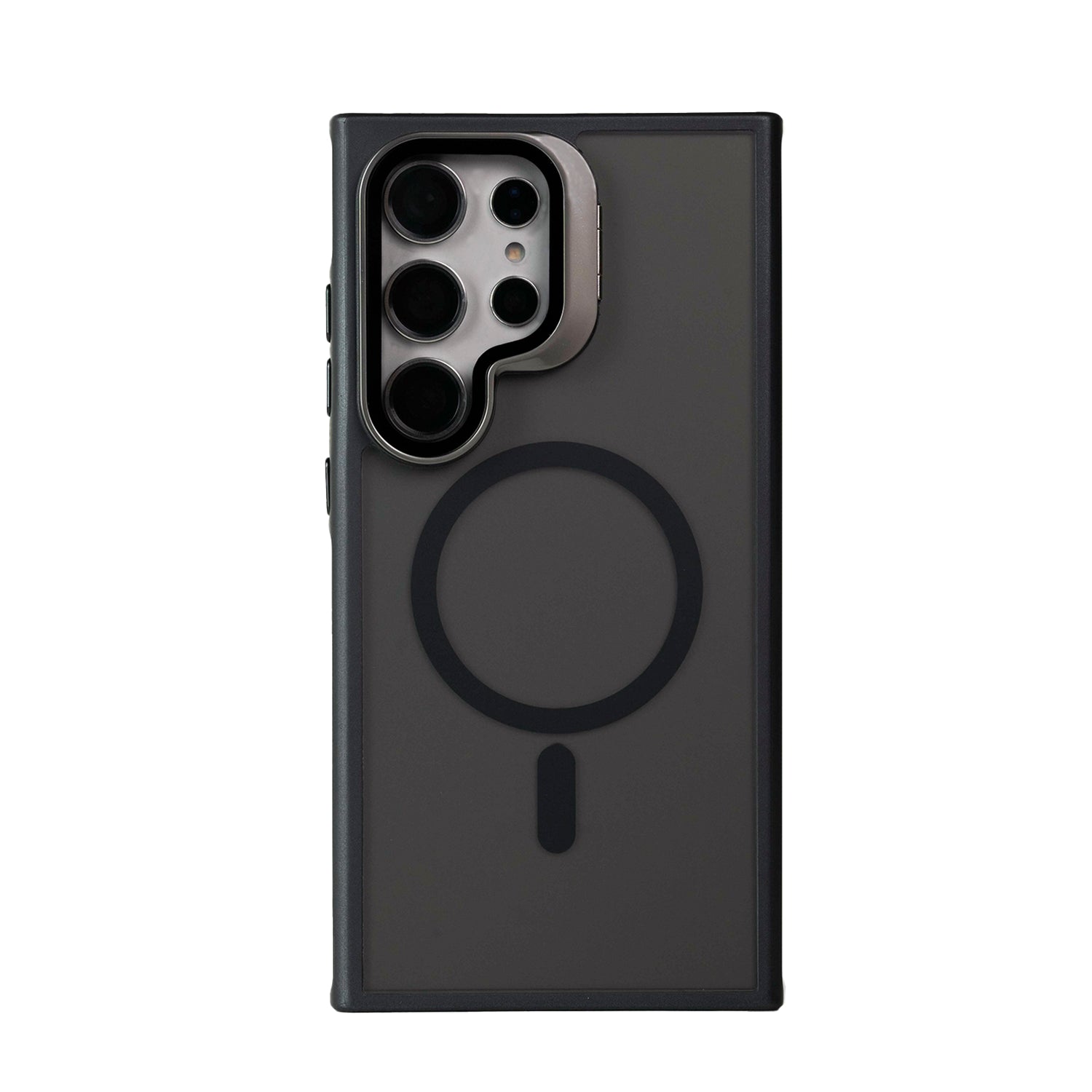 Funda Pro Mate negro con anillo MagSafe visible, borde elevado de protección para cámara y soporte metálico discreto.