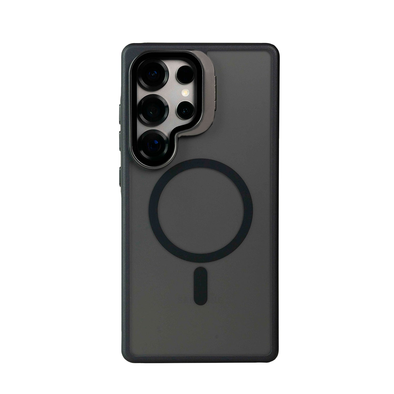 Funda Pro Mate negro con anillo MagSafe visible, borde elevado de protección para cámara y soporte metálico discreto.