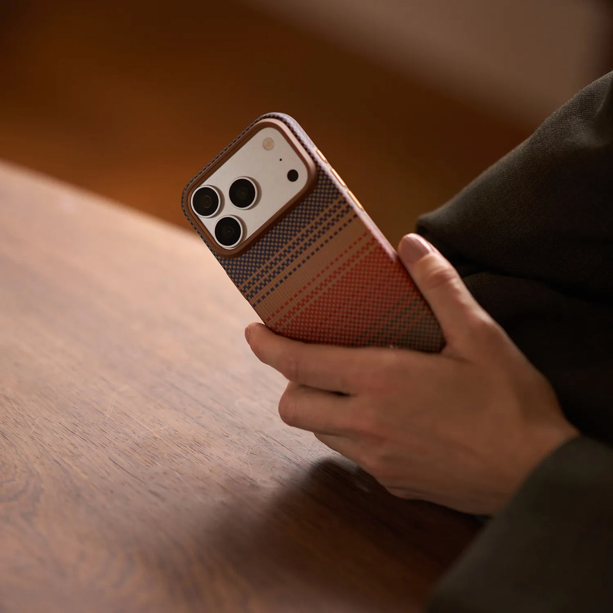 Case PITAKA Aramid Summa - iPhone 18 Pro Max · Moment