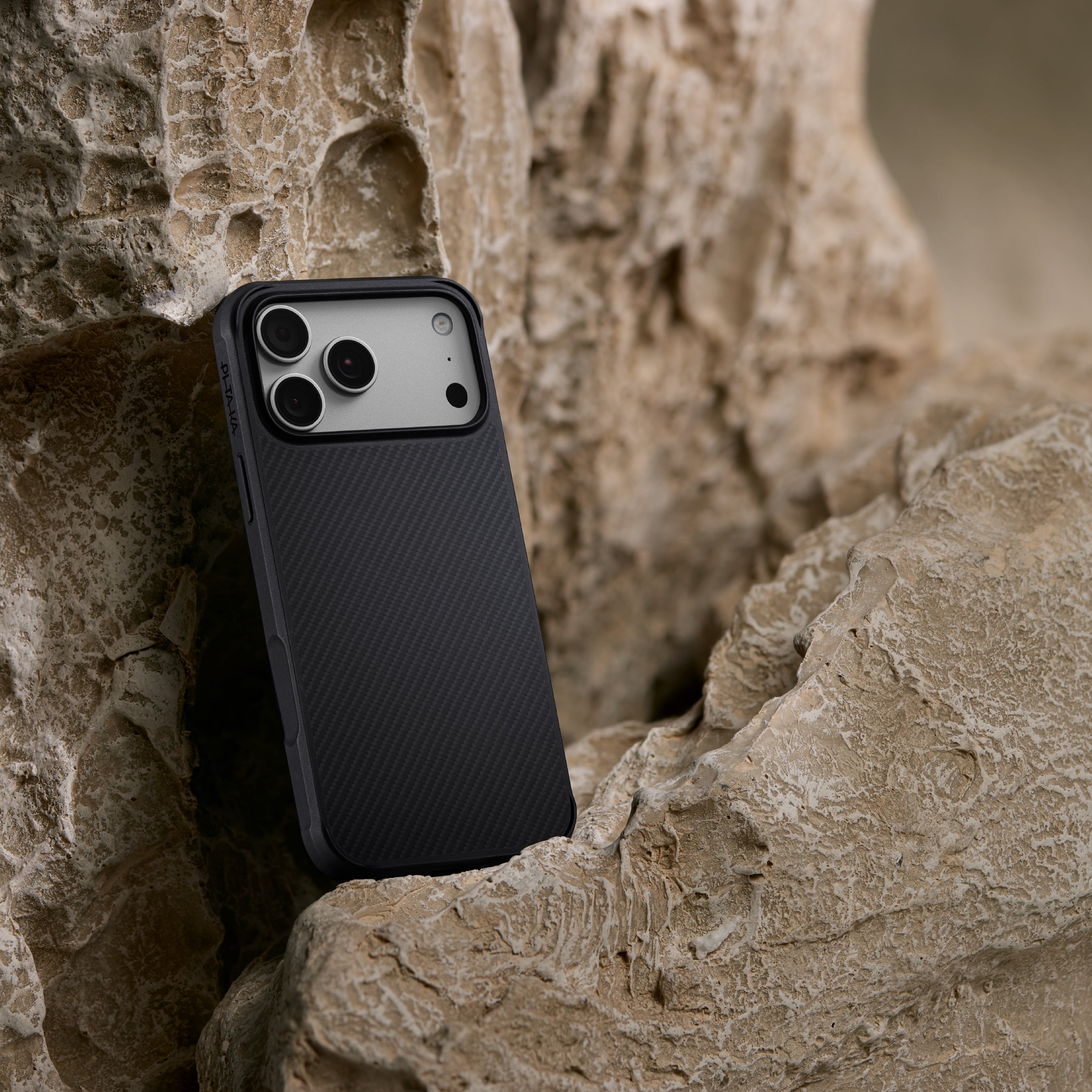 Case PITAKA Aramid Cairn para iPhone 17 Pro - Classic